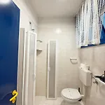 Grazioso N 40 A A 100mt Dal Mare Apartamento