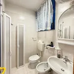 Apartment Grazioso N 40 A A 100mt Dal Mare