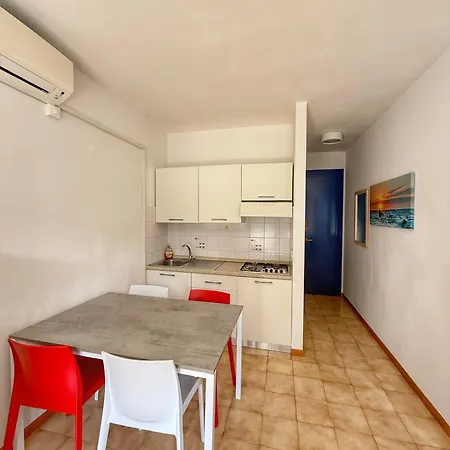 Grazioso N 40 A A 100mt Dal Mare Appartement